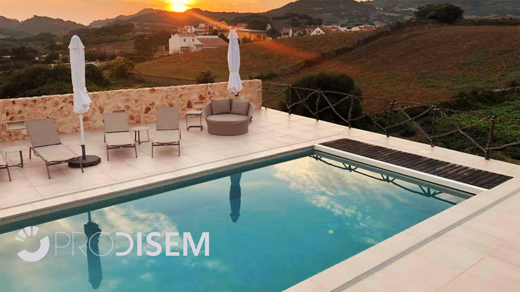 Accent Quartz pool